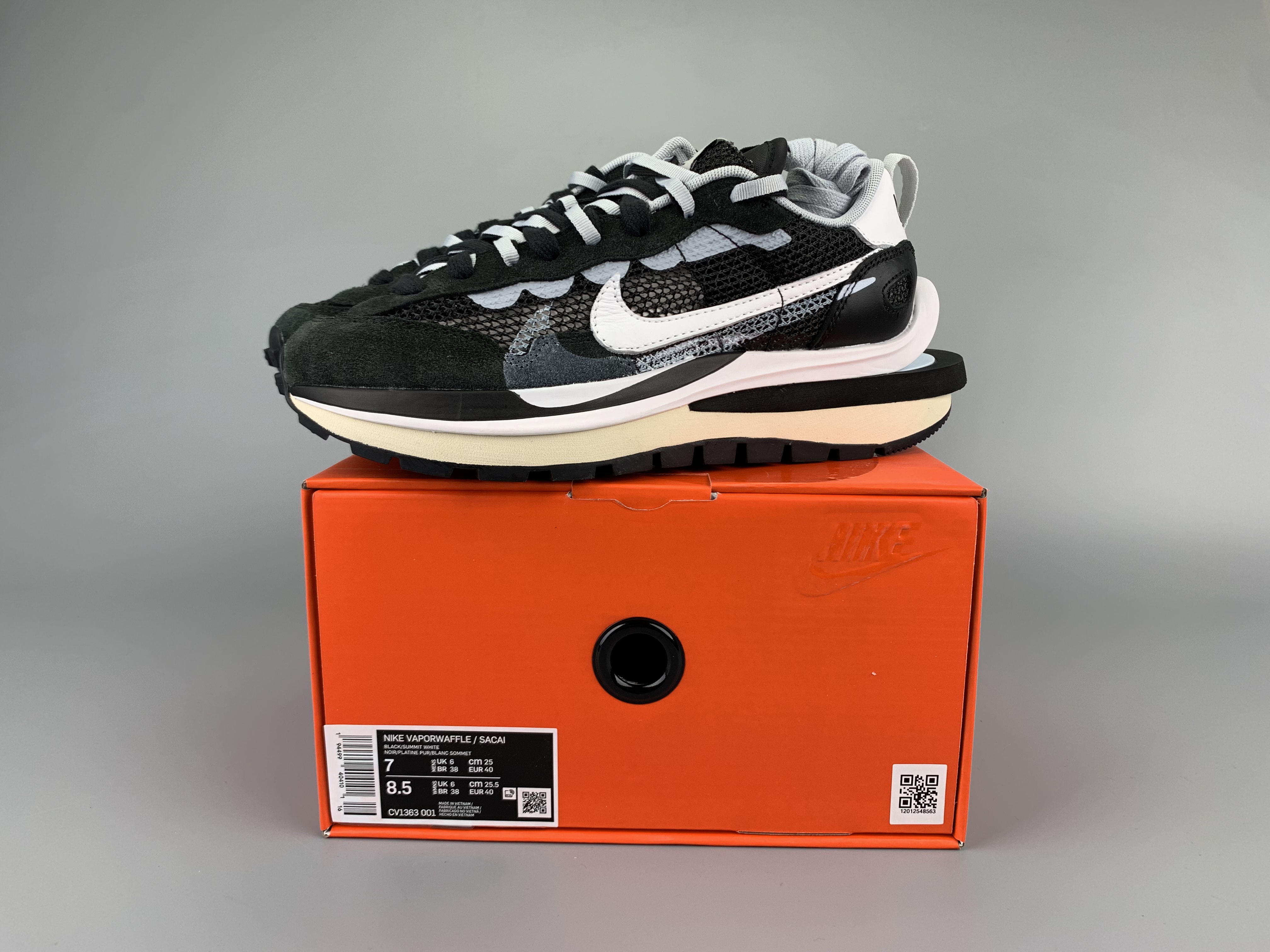 Women Nike Sacai CV1363-700 Black White Shoes